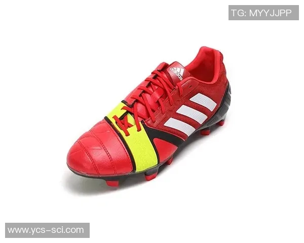 阿迪达斯男童足球鞋助力小球员梦想成真尽享运动乐趣 阿迪达斯男童足球鞋助力小球员梦想成真尽享运动乐趣